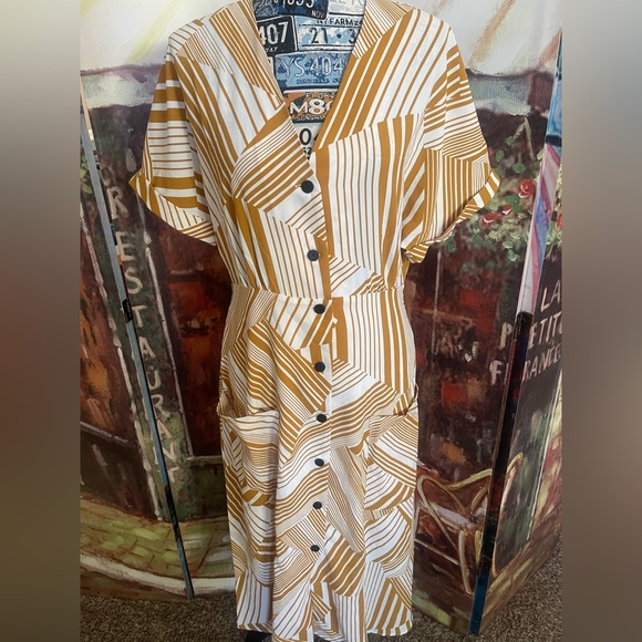 Murni Mustard Yellow Print Button-Up Midi dress - Picture 13 of 16